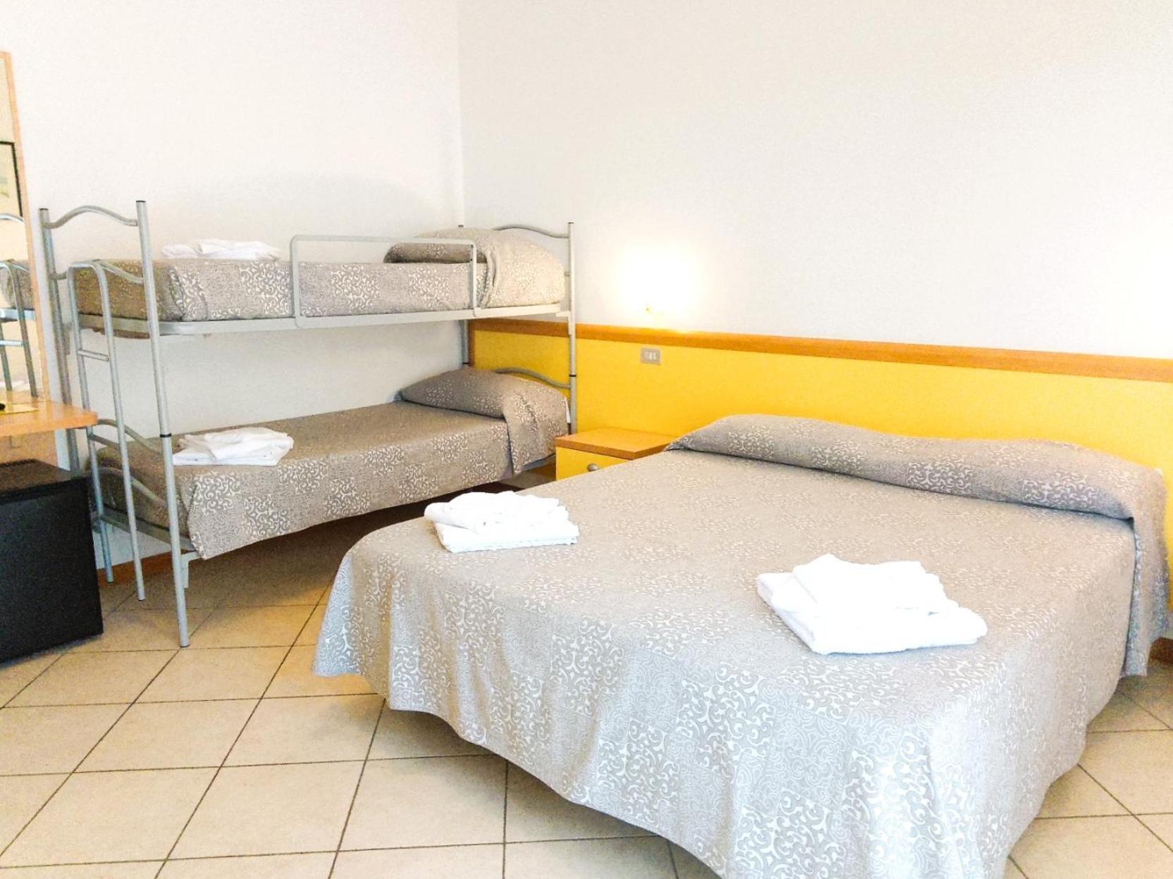 Hotel Etna - Nuova Gestione Romagnola All-Inclusive Spiaggia Parcheggio Riccione Exterior foto