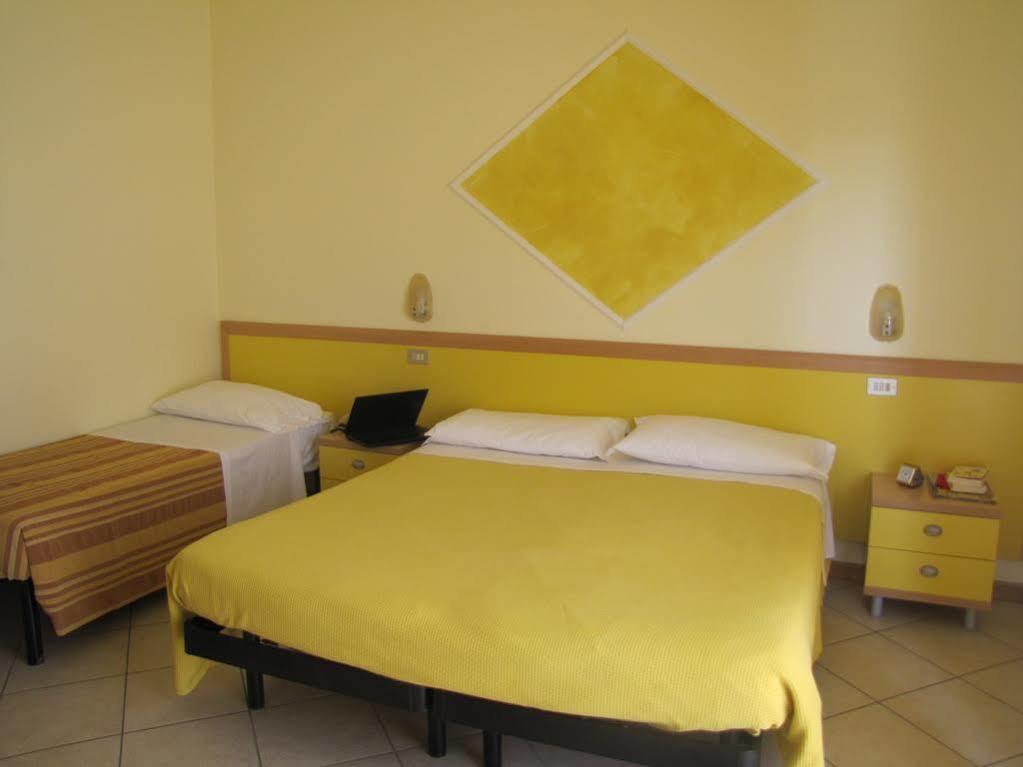 Hotel Etna - Nuova Gestione Romagnola All-Inclusive Spiaggia Parcheggio Riccione Exterior foto